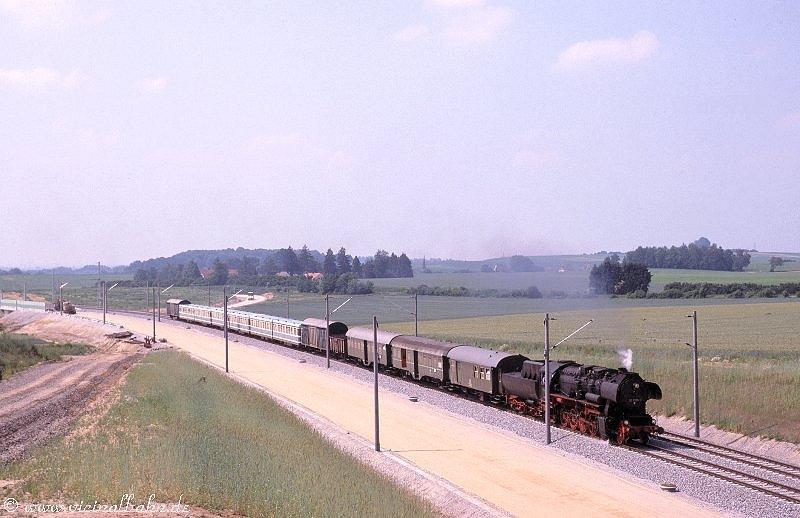 Am 7. Juni 2003 wurden Mnchner U-Bahnwagen nach Nrnberg berfhrt; als Zuglok kam dabei 52 8195 zum Einsatz.