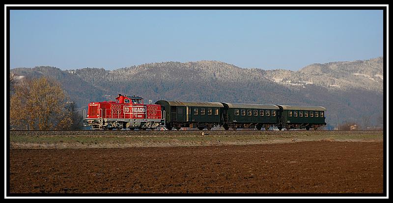 Am 7.4.2006 fuhr zum letzten Mal ein planm��iger GmP auf der GKB. Nicht im Fahrplan zu finden, fuhr G 71381 ab Deutschlandsberg bis Wies-Eibiswald an Schultagen als GmP mit Aufenthalt in allen Stationen. Nach den Osterferien �bernahmen Busse diese Personentransportleistungen. Leider hatte der Zug an diesem Tag ab Frauental keine G�terwagen mehr dabei.

Am Foto befindet sich der Zug kurz vor St. Peter im Sulmtal.