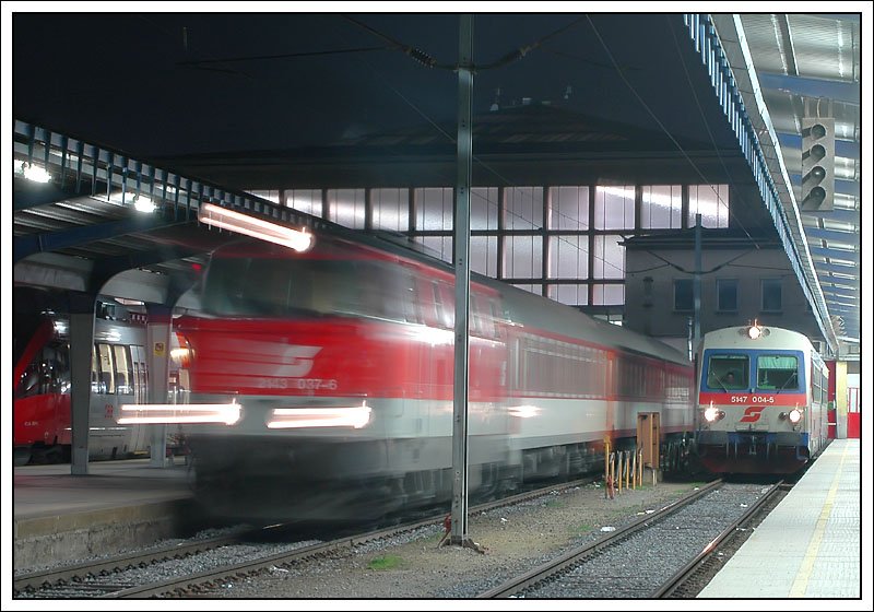 Am 8.12.2007 wartete ich noch auf die Ausfahrt des ER 2536 „Marchfeldwiesel“ von Wien nach Bratislava. Ich wollte den Effekt des ausfahrenden Zuges einfangen. 