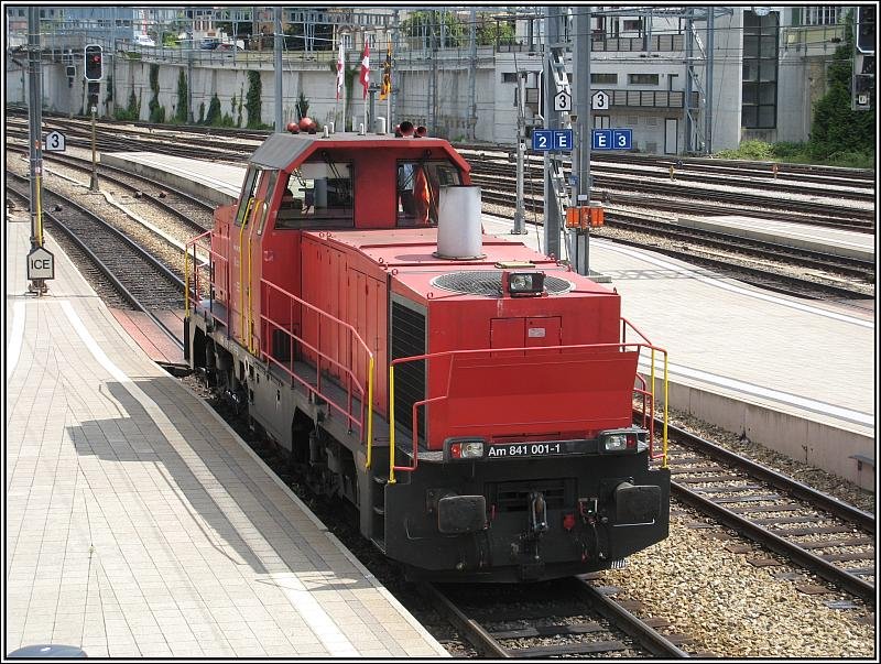 Am 841 001 der SBB stand am 23.07.2008 im Bahnhof von Spiez.
