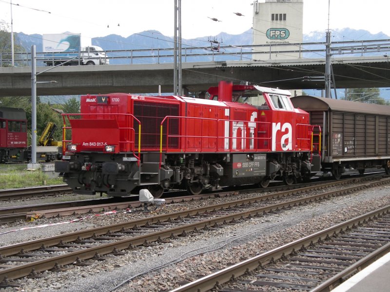 Am 843 017-5 eine MAK1700 von SBB Infrastruktur in Buchs SG. (06.10.2006)