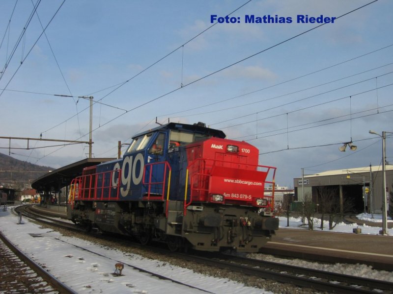 Am 843 079-5 auf Manver am 21.02.09 im Bahnhof Oensingen