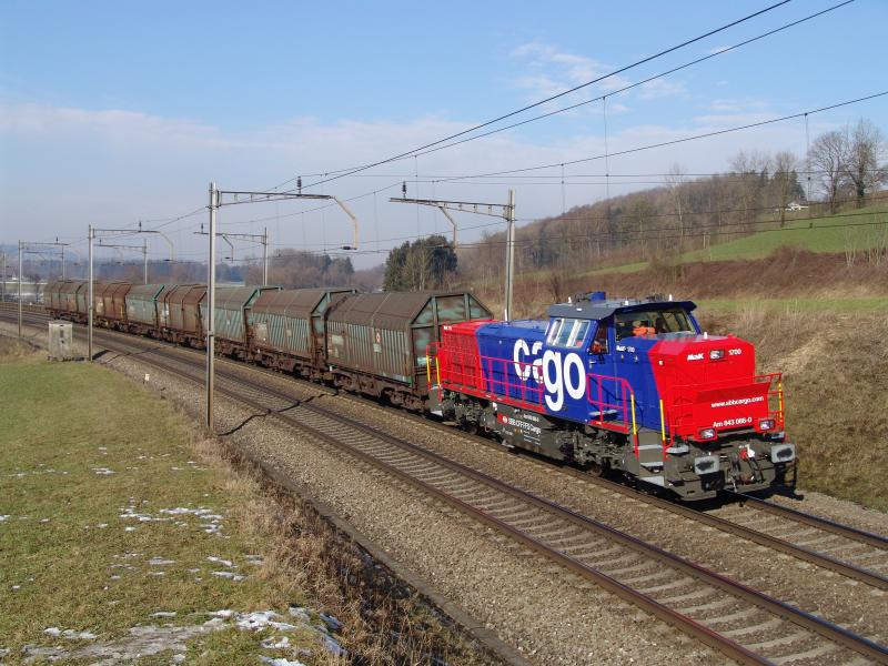 Am 843 0860 am 8.2.05 kurz nach der Reussbrücke zwischen Oberrüti und