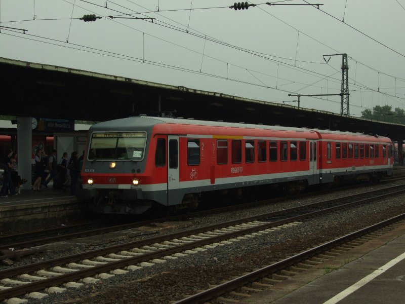 Am 8.8.09 fand ein BB.de-Treffen in K�ln statt.Leider waren nur Mathias Schneider und ich am Treffpunkt.Es war Trotzdem ein sch�ner Tag.Leider war das Wetter nicht so toll.
Hier 928 676 als RB10622 nach Neuss in K�ln Messe/Deutz.