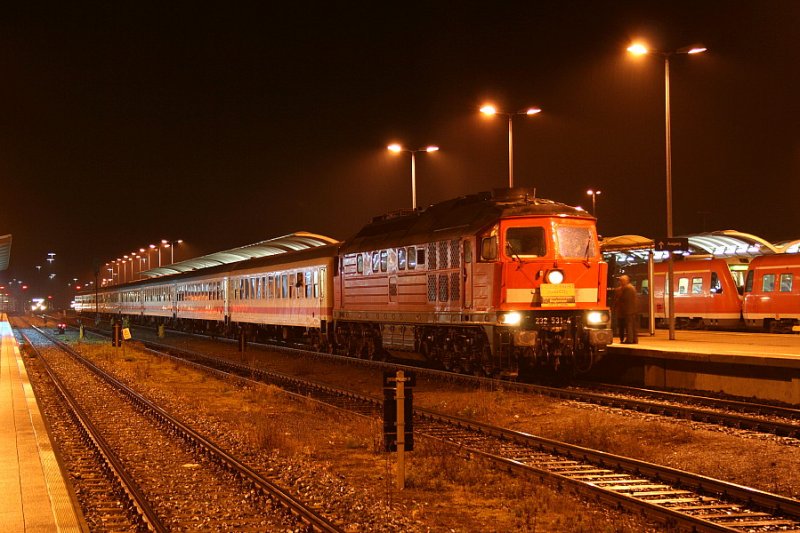 Am 9.12.2006 hatte 232 531 die traurige Aufgabe, den Abschied vom planmigen IC-Verkehr zw. Nrnberg und Dresden zu begleiten, aufgenommen im Bf. Hof.