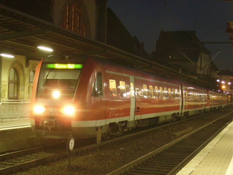 Am Abend des 15.10.06 steht 612 502/002 mit RE abfahrbereit in Worms.