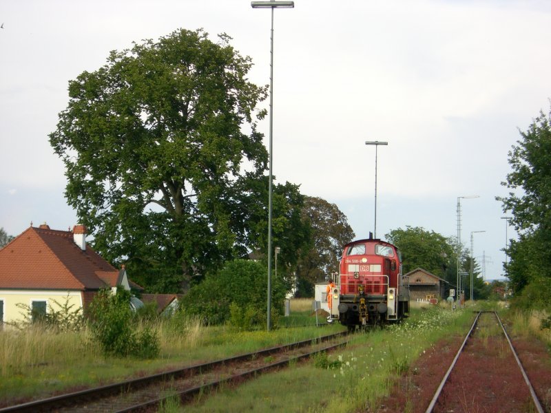 Am Abend des 20.07.2007 ist 294 598 gerade eben im Endbahnhof Schnaittenbach der Nebenbah Amberg-Schnaittenbach eingetroffen. Ob die Strecke noch eine lange Zukunft hat ist sehr ungewiss.
