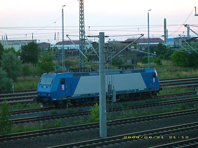 Am Abend des 21.06.08 stand 185 521 im Bahnhofsvorfeld von Bitterfeld abgestellt.