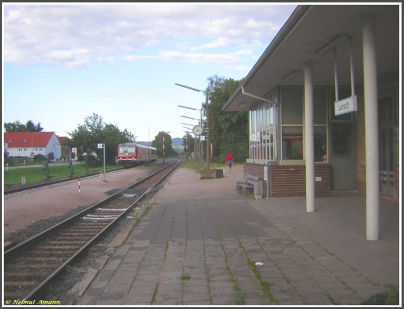 Am Abend des 22.07.2007 fuhr 628 561 in den Bahnhof Lorsch an der Nibelungenbahn Bensheim - Worms (KBS 653) ein.