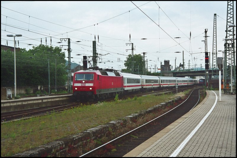 Am Abend des 27.05.07 fhrt 120 120 mit dem InterCity 2229, von Hamburg Altona nach Nrnberg, in den Hauptbahnhof Hagen ein.