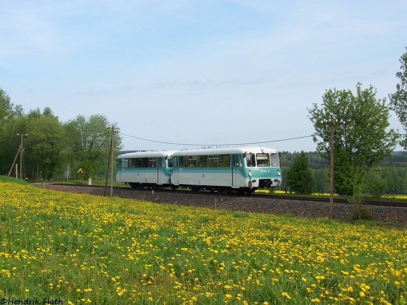 Am ersten Fahrtag (09.05.2009) der Erzgebirgischen Aussichtsbahn (kurz EAB) sind 772 312 und 772 376 als DPE 89661 nahe Scheibenberg unterwegs.