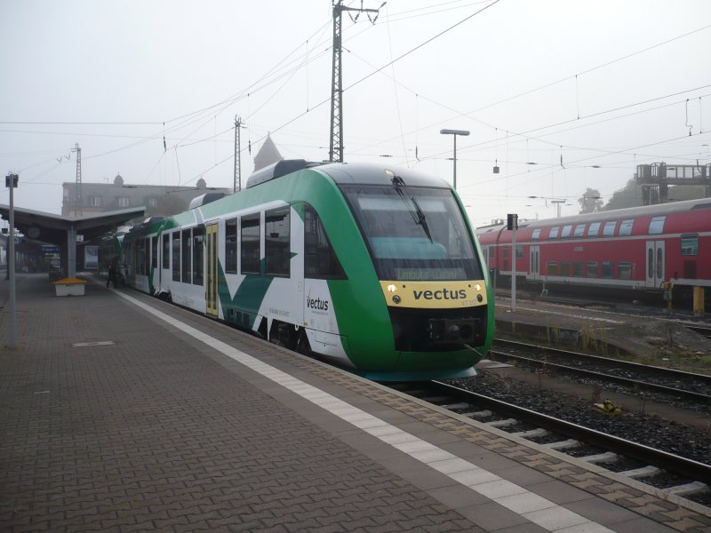 Am frhen Morgen des 30.08.08 steht in Gieen/Lahn auf Gleis 9 der VT 257 von Vectus als VEC 84380 nach Limburg/Lahn abfahrbereit und wartet auf seine Fahrgste.Nchster Halt ist Wetzlar