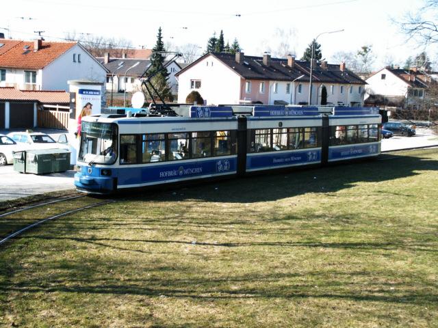 Am Gondrellplatz wartet 2136 auf die Rckfahrt nach Pasing.