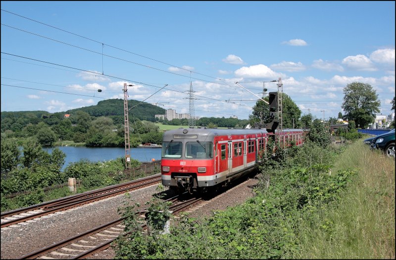 Am Harkortsee vorbei als S9 nach Bottrop Hbf. 420 363 zeigt als Zugziel  Bottrop Hbf . (01.06.2008)