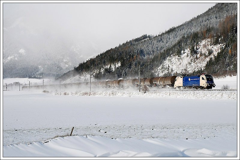 Am Sonntag den 23.11.2008 war wieder einmal der WLB Kesselwagenzug 48685 unterwegs. Die Aufnahme entstand in Seiz kurz vor St. Michael in der Obersteiermark.