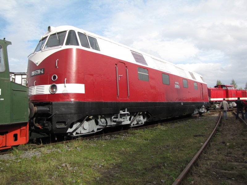 Am Vormittag des 10.10.2009 augenommene BR 118 578 vom Thringer Eisenbahnverein