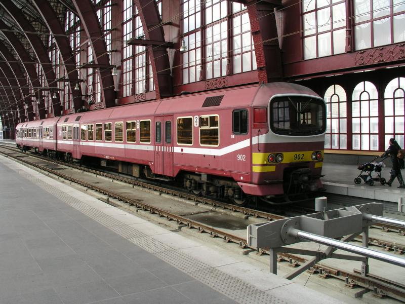 AM86 902 am 28-8-2004 in HBhf Antwerpen