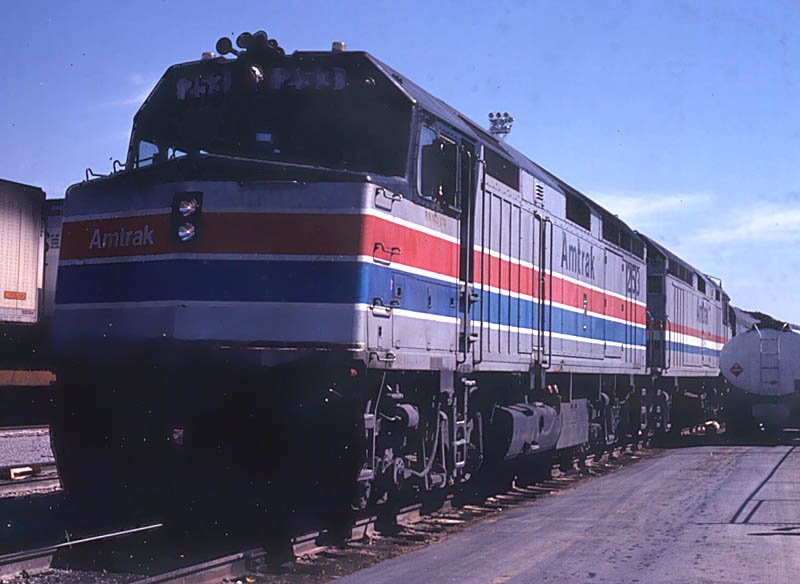Amtrak F40 PH beim Auftanken in Las Vegas/Nevada. Bald gehts los in Richtung Los Angeles. Scan ab Dia, Juli 1981