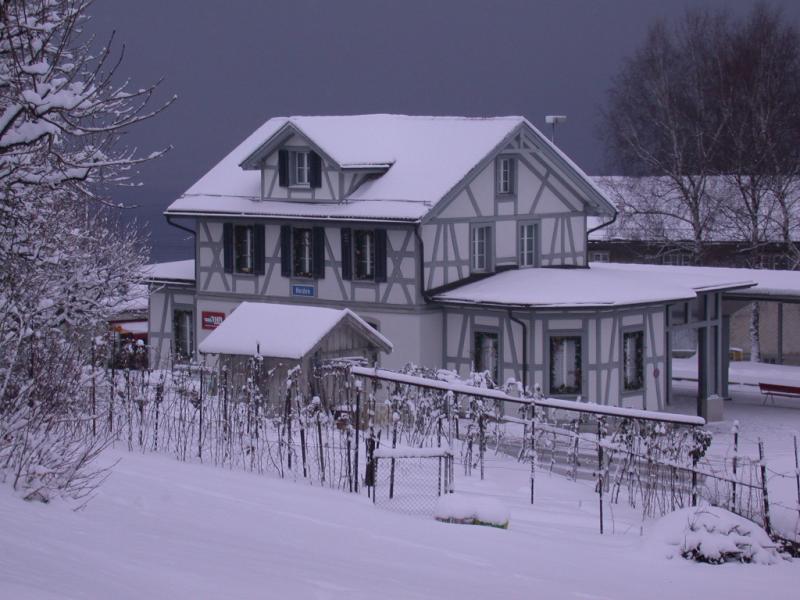 An einem kalten Winternachmittag des 26.12.2001 prsentiert sich der Endbahnhof Heiden 810m /M.