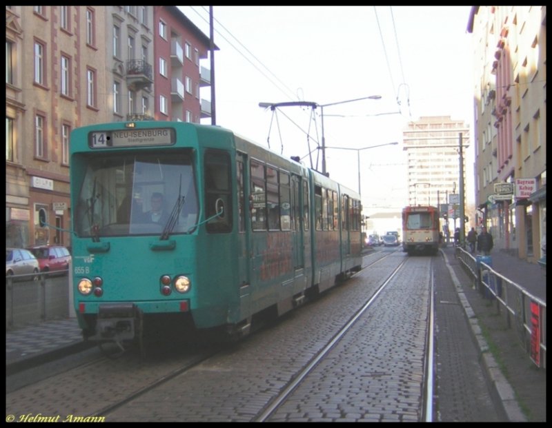 An der Haltestelle Frankensteiner Platz begegneten sich am 15.01.2007 der 3. Zug der Linie 14 nach Neu-Isenburg mit dem Pt-Triebwagen 655 und der 9. Zug der gleichen Linie in Fahrtrichtung  der anderen Endstation Bornheim / Ernst-May-Platz mit dem Pt-Triebwagen 685 in alter Farbgebung im Bild rechts.
