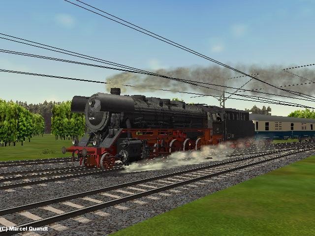 Anderer Ort,anderer Zug.
044 390-3 des BW Ottbergen fhrt mit einem Eilzug Richtung Frankfurt.