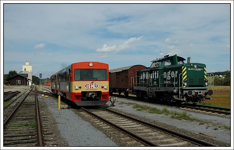 Ankunft des VG 71383 am 10.9.2007 in Preding. Bevor mit der Beistellung in das Firmengelnde der Holzindustrie Preding begonnen werden konnte, musste noch auf R 8561 von Graz nach Wies gewartet werden. 