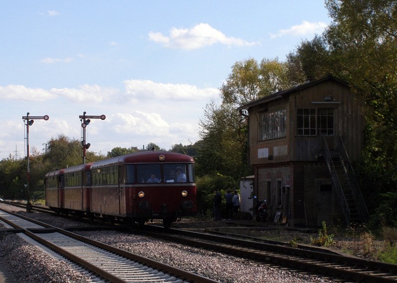 Anl�sslich des festes  �bern Buckel  fahren 798 746, 998 250, 798 622 in den BF Steinsfurt ein. in 30 Minuten gehts zur�ck nach Eppingen. Aufgenommen am 29.09.07