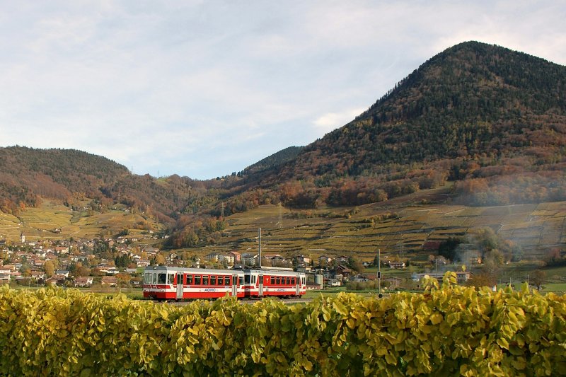AOMC Regionalzug zwischen Ollon und St-Triphon.
(6.November 2008)