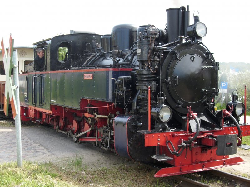 Aquarius C.verlie am 14.Mai 2009 den Bahnhof Binz in Richtung Putbus.