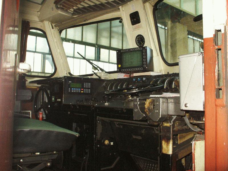 Arbeitsplatz des Lokfhrers einer Lok BR 110 (hier E110 426-4); aufgenommen beim Halt in Stgt. Hbf, Ende Mai 2002