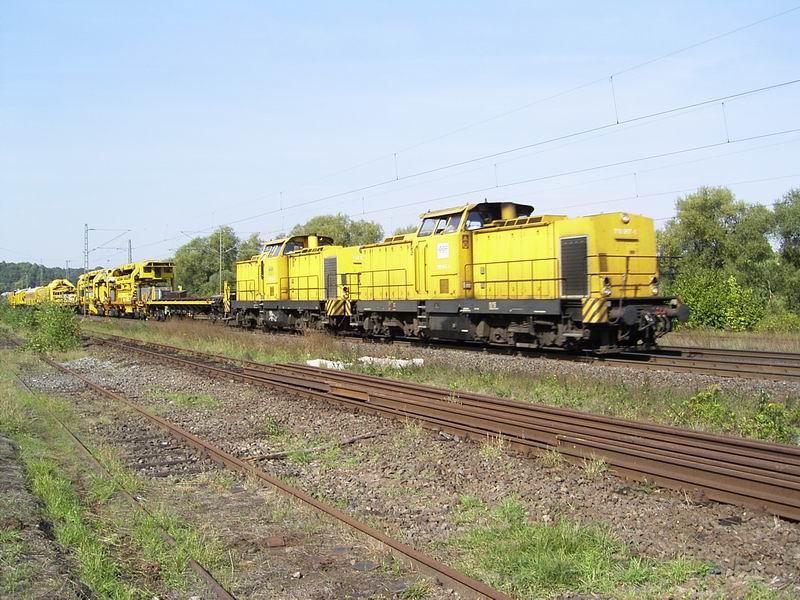 Arbeitstiere, soweit das Auge reicht...Ein kompletter Gleisbauzug mit zwei 719... in Hauneck / Oberhaun