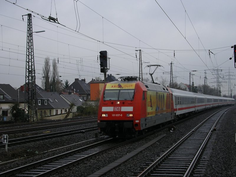  ARD Buffet  101 037-0 mit IC 434 von Norddeich nach Luxembourg 
bei der Eimfahrt in Gelsenkirchen Hbf.,Gleis 6.(26.03.2008) 