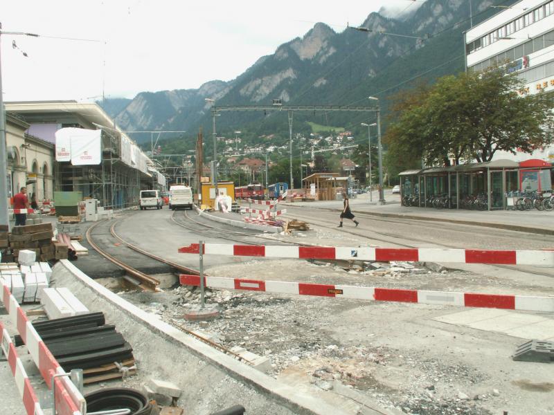 Arosabahn,im Zuge des Churer Bahnhof Umbau/Neubau werden die Gleise der Arosabahn einige Meter zum Bahnhofsgebude hin,versetzt.Links die neuen Gleise,rechts das heutige Bahntrassee.Chur 02.07.05
