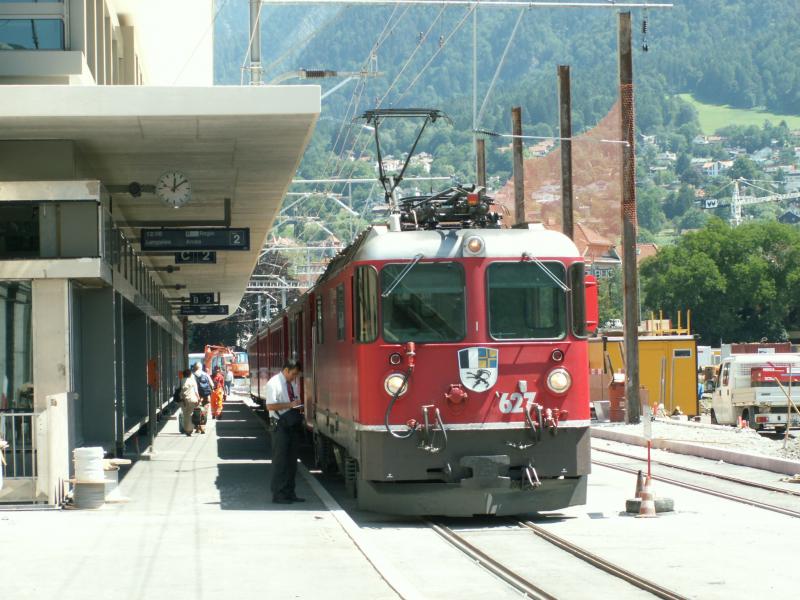 Arosabahn,Zug nach Arosa bereits auf dem neuen Gleis neben dem neuen Aufnahmegebude.Das Einfahrtsgleis ist noch 
nicht fertig.Chur 13.07.05
