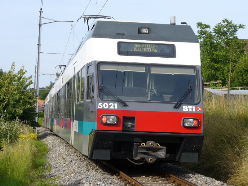 asm / BTI - Regionalzug nach Biel / Bienne am  30.06.2007 mit dem Be 2/6  502 und Be 2/6 506 zwischen dem Bahnhof Tuffelen und der Haltestelle Gerlofingen 