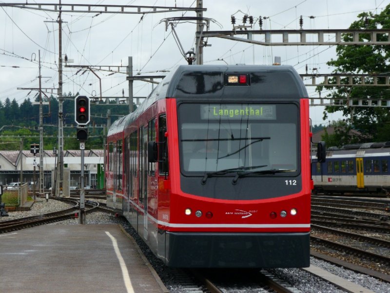 asm - 100 Jahre asm Langenthal - Neuer Triebwagen Be 4/8 112 bei der einfahrt in den Bahnhof von Langenthal am 23.08.2008