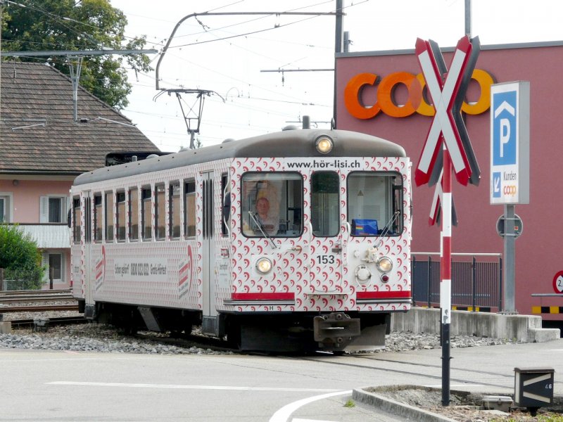 asm - Regio mit dem Steuerwagen Bt 153 bei der einfahrt in den Bahnhof von Niederbipp am 02.08.2008