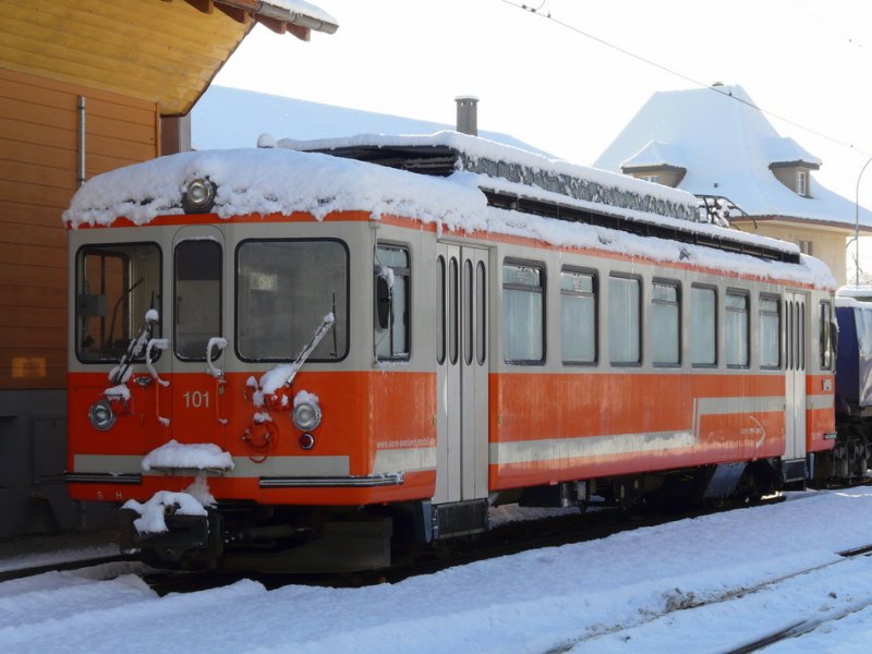 asm - Triebwagen Be 4/4 101 abgestellt im Bahnhofsareal in Tuffelen am 01.01.2009