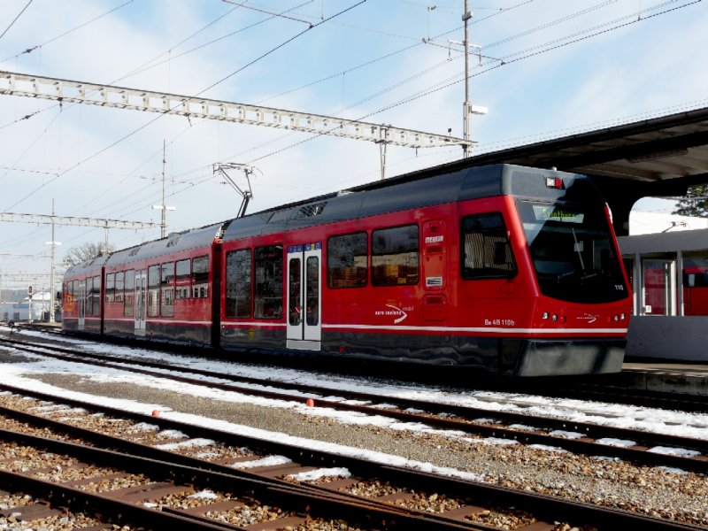 asm  - Triebzug Be 4/8   MERKUR   im Bahnhof von Langenthal am warten auf Fahrgste am 30.11.2008