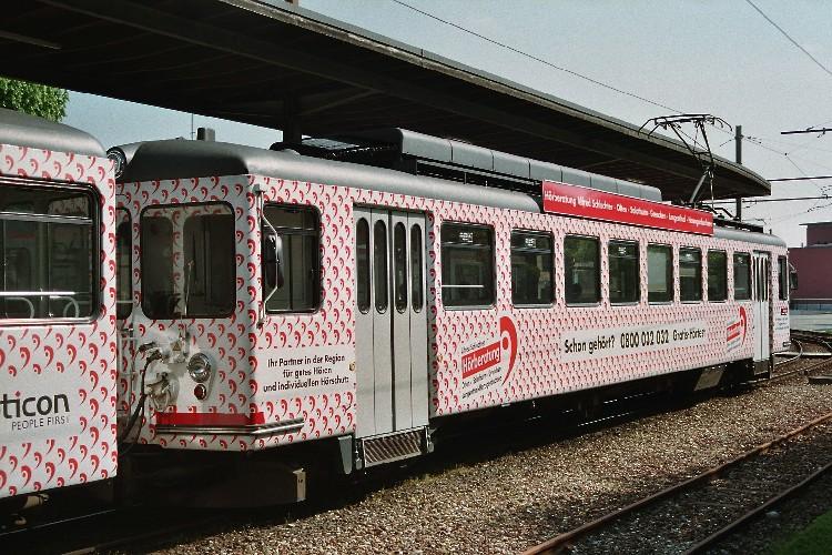asm Werbe Triebwagen Be 4/4 103( hr-lisi ) der asm Linie Solothurn - Niederbipp - Langenthal ..im Bahnhof Niederbipp am 11.05.2006