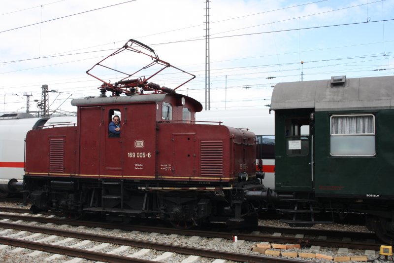 Auch die 169 005-6 kam zum 160. Geburtstag des Hauptbahnhofes Mnchen.