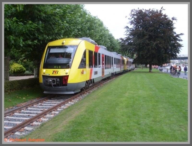 Auch bei der R�ckfahrt nach dem Ende der Schienenkreuzfahrt des Fahrgastverbandes PRO BAHN am 20.09.2008 sorgte der Zug mit VT 202 und VT 206 wieder f�r Aufsehen unter den Menschen, die am Mainufer spazieren gingen und auf den B�nken sassen. Etliche Leute hielten erstaunt inne oder drehten sich um, weil so ein Zug bisher noch nie auf dem Hafenbahngleis am Mainufer zu sehen war. 