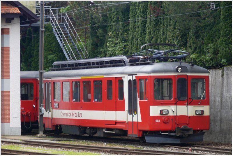Auch ein Vetreter der lteren Generation, der ABDe 4/4 603 wartet in Tramelan auf einen Einsatz. (16.05.2009)