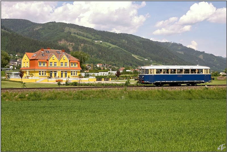 Auch heuer gab es beim Andampfen in Knittelfeld wieder die beliebten Pendelfahrten zwischen Knittelfeld und P�ls.Mit neuer Lackierung fuhr, so wie auch schon in den letzten Jahren der Schienenbus 8081 055(5081 055)  Max .
Fohnsdorf 21.05.2009