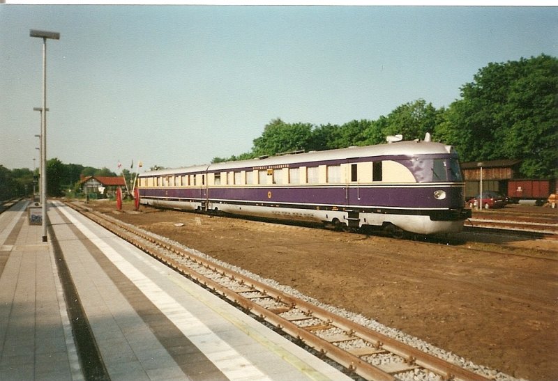 Auch der SVT 137 225 kam nach Rgen.Im Jahre 1999 war Dieser auf Sonderfahrt von Leipzig bis Putbus gekommen.Inzwischen steht Dieser im Leipziger Hauptbahnhof abgestellt.