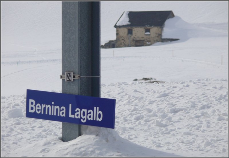Auch wenn hier geschleudert wurde. ist die Schneehhe auf Bernina Lagalb beeindruckend und es kommt wieder Neuer dazu in den nchsten Tagen. (02.03.2009)