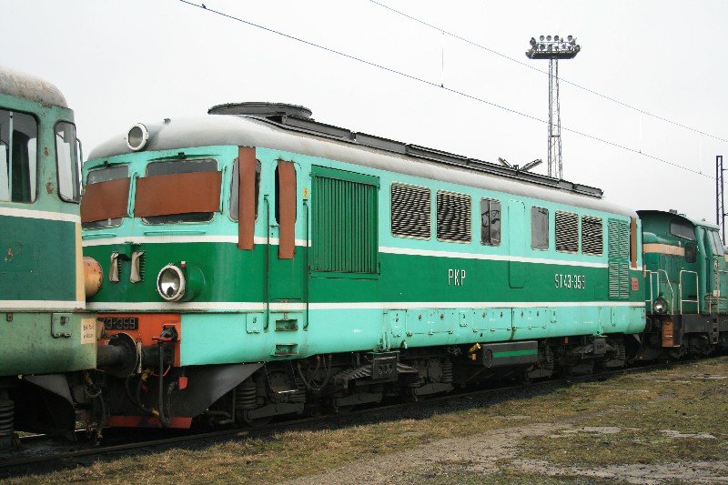 Auch wenn ST43-359 2006 eine HU bekam ist sie als Schrott bagestellt.Wegliniec den 07.03.09