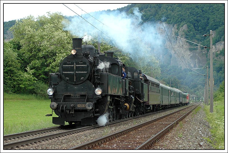 Auch von Wien war am 17.5.2007 ein Dampfsonderzug unterwegs nach Lieboch zur Erffnung der Ausstellung  150 Jahre Sdbahn . SPz R 16277 wurde bis Graz-Kflacher Bahnhof von 629.01 (Sdbahn 629.01, BB 629.101, DRB 77 266, StB 77.266, BB 77.66, BB Vz 0 1089) und 109.13 (Sdbahn 109.13, BB 209.13, DRB 38 4101, StB 38.4101, BB 38.4101) bespannt.