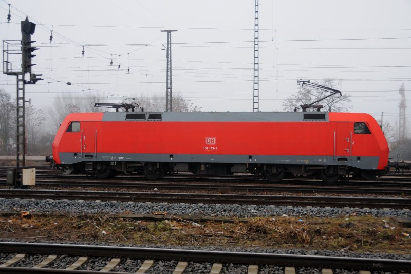 Auf dem Prsentierteller in Oggersheim: 152 143-4 im Feb. 2009