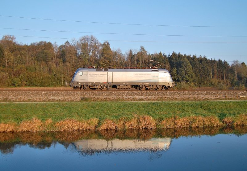 Auf dem Rckweg von Kirchdorf/Kr. nach Linz ist am
20.10.2009 die 1116 038 auch in Wartberg/Kr. vorbeigekommen. 
